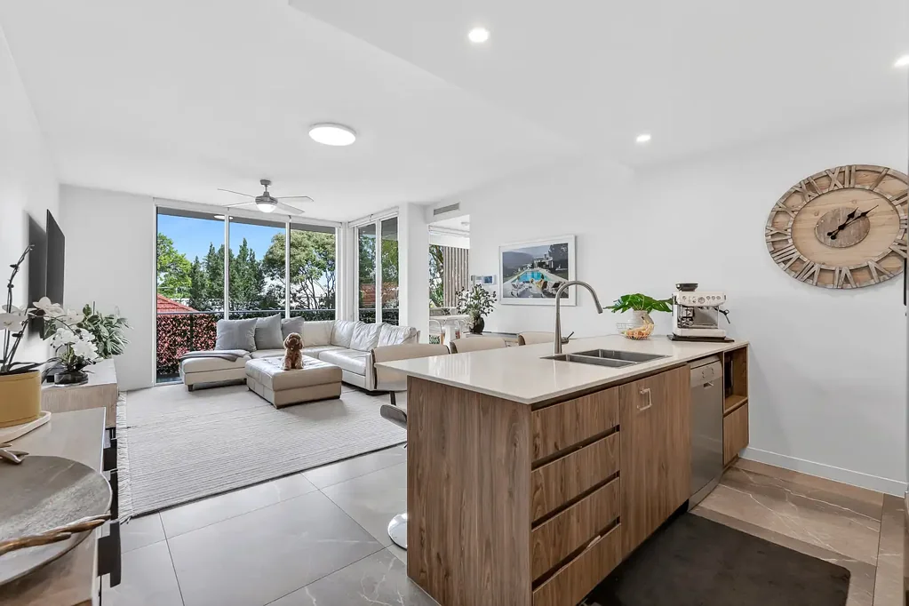 Southport 2房  EFFORTLESS ELEGANCE IN A PRIME SOUTHPORT ADDRESS