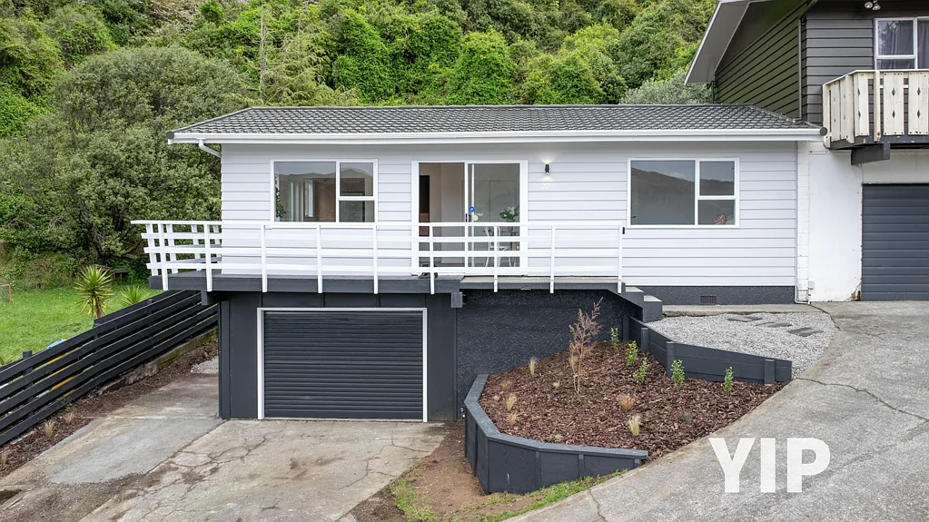 22 Fyvie Avenue, Tawa, Wellington
