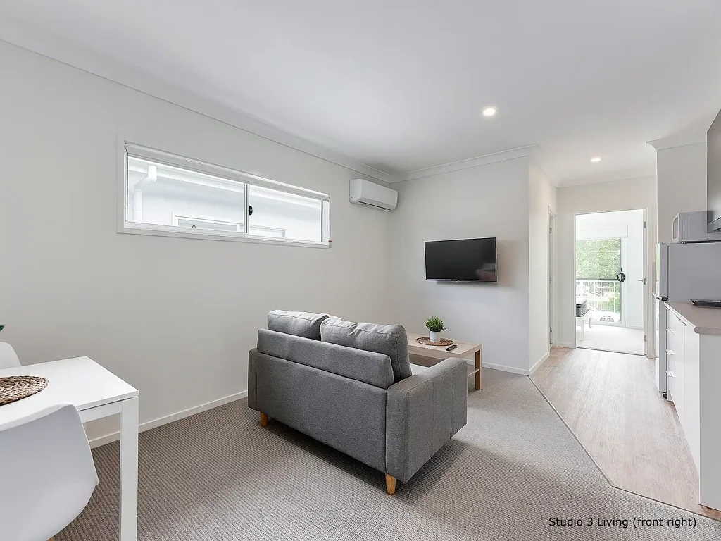 MODERN, FULLY FURNISHED, STUDIO APARTMENT