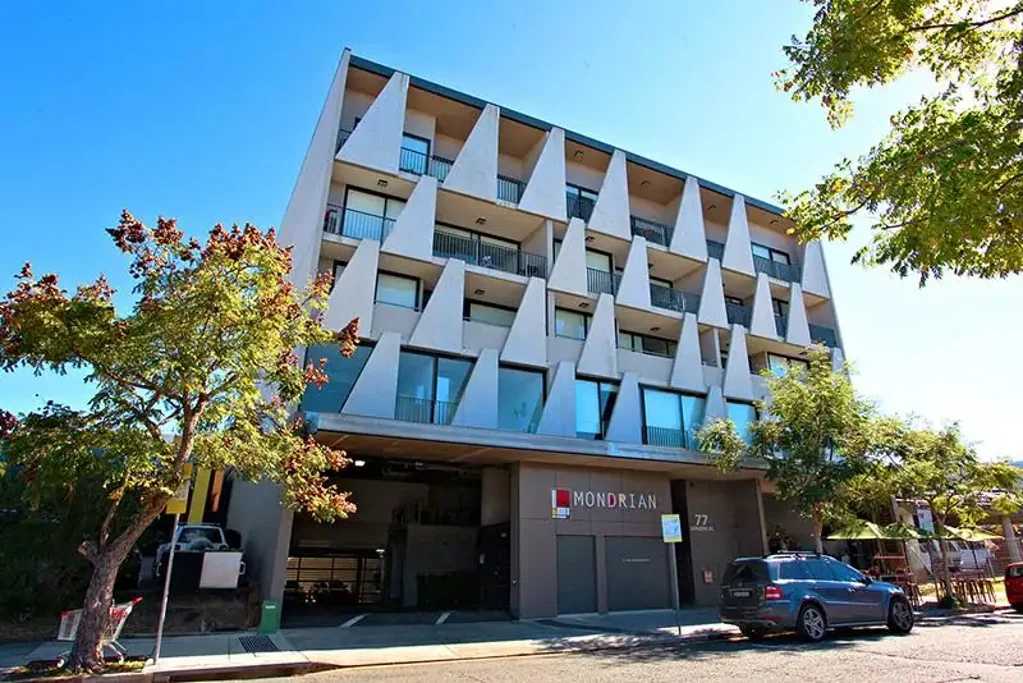 Welcome to Your New Urban Oasis a Modern 2-Bedroom Apartment in the Heart of Woolloongabba