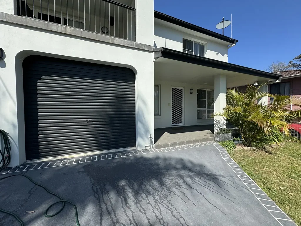 CLOSE TO SURF BEACH SHOPS & BEACH !!