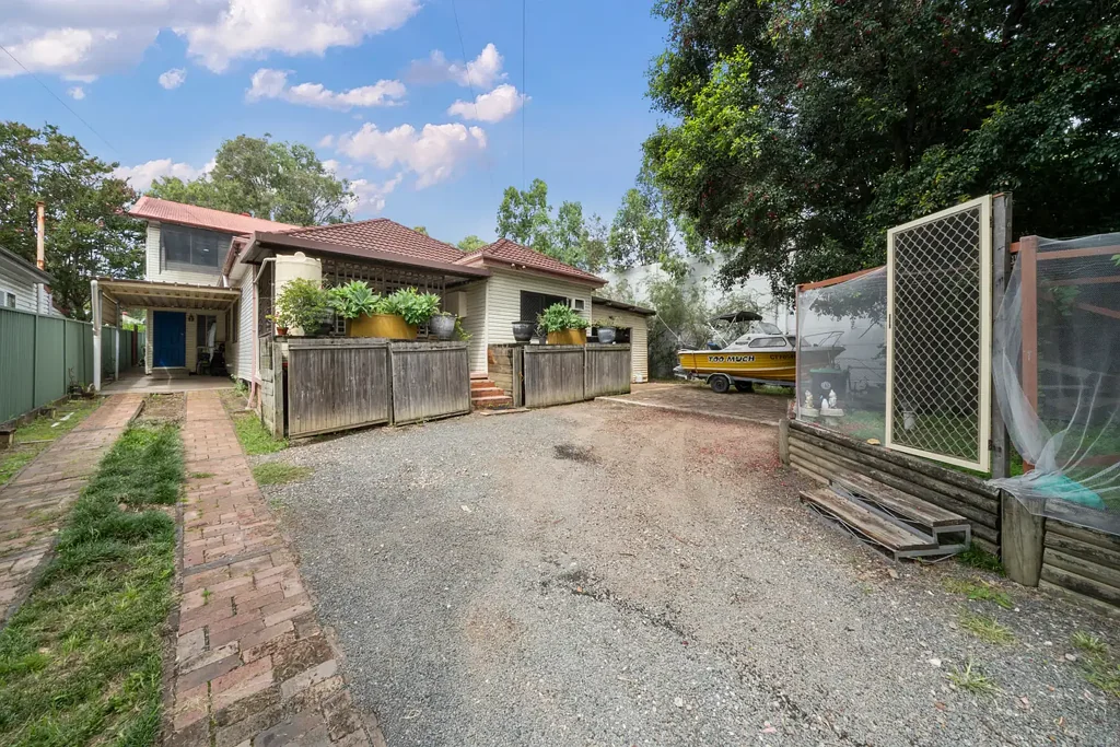 Silverwater 7ห้องนอน UNIQUE OPPORTUNITY - 733.9SQM BLOCK WITH 16M FRONTAGE - ZONED R3!!!  - OPEN TO VIEW SATURDAY 1-1.30PM