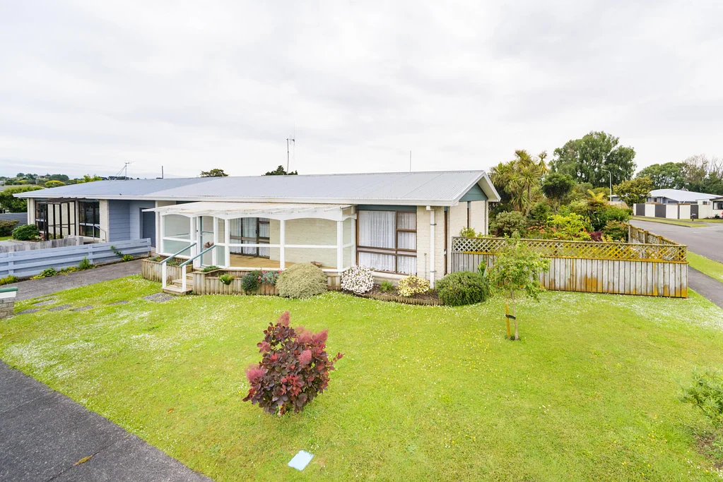 Feilding 2Kwarto Low Maintenance spacious downsizer!