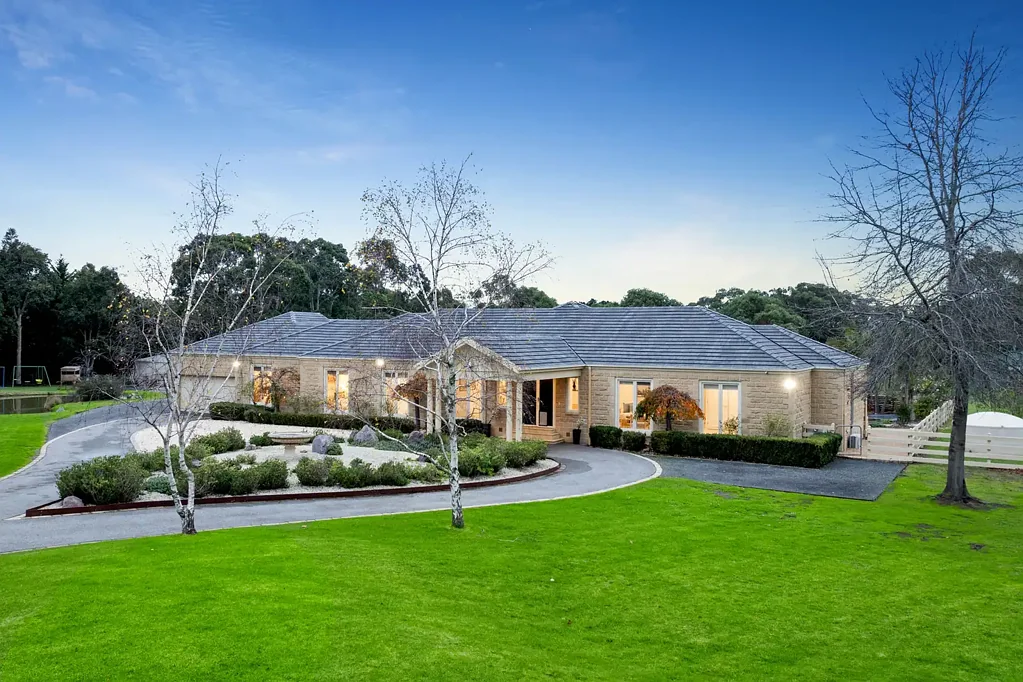 Langwarrin 11Moenga Extraordinary Flexible Living on 2.47 Stunning Acres