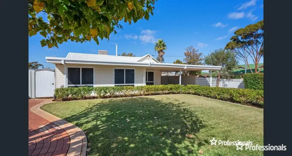 Spacious 4x1 Corner Block – Move-In Ready & Full of Potential