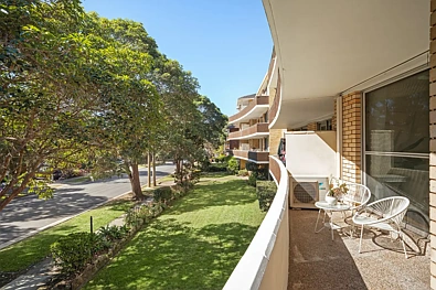 Strathfield 4房 家庭式大小、空间和舒适度，距离 Strathfield Station 仅650米 Family Size, Space and Comfort just 650m from Strathfield Station
