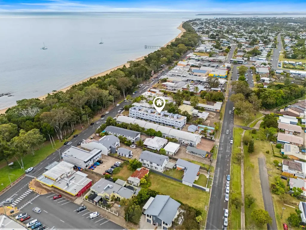 Torquay 2Kwarto COASTAL LIVING WITH POTENTIAL – YOUR ESPLANADE OPPORTUNITY AWAITS!