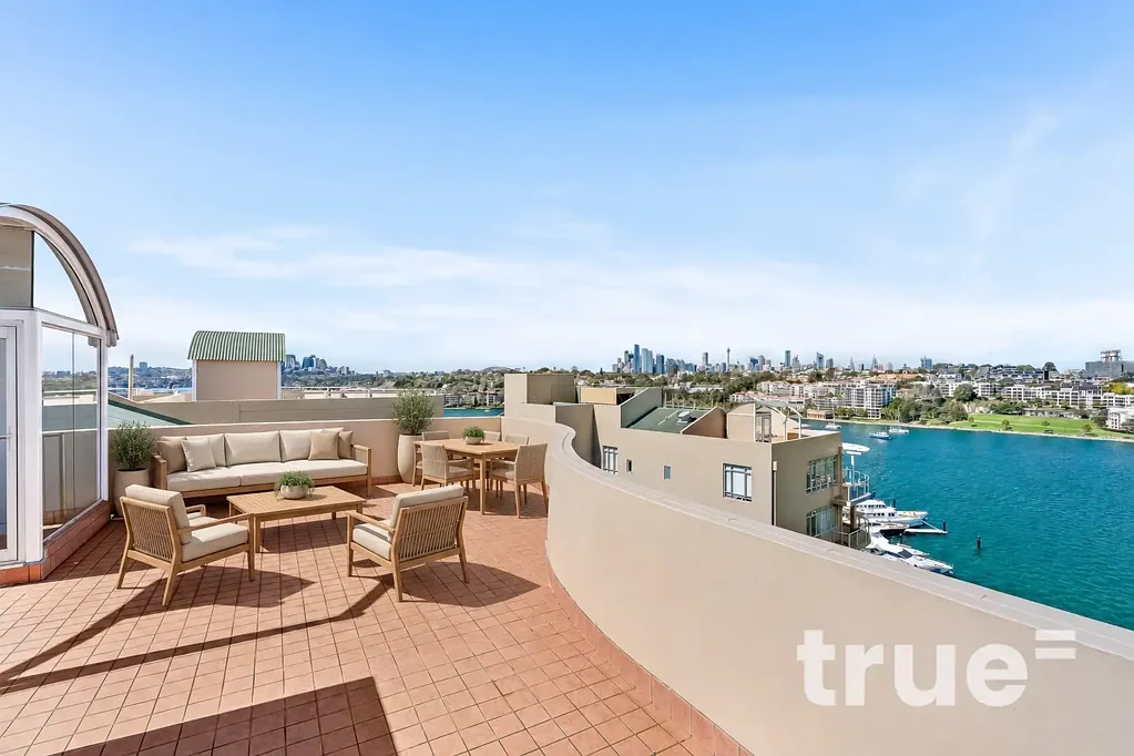 Drummoyne 3બેડરૂમ SPECTACULAR PENTHOUSE WITH UNINTERRUPTED HARBOUR & CITY VIEWS