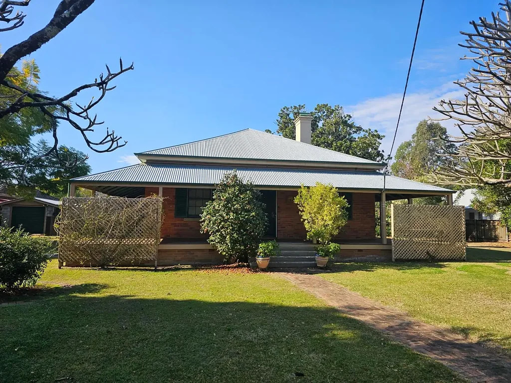6 bedroom house close to the Clarence River