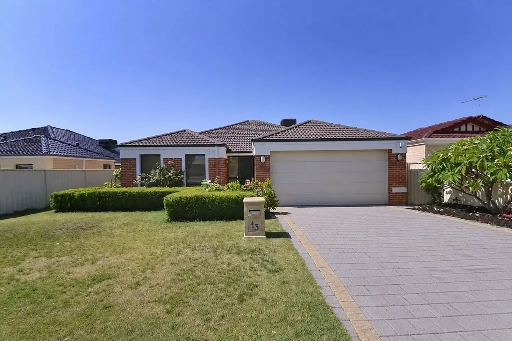 Heathridge 3房  Oceanside Gardens Estates!