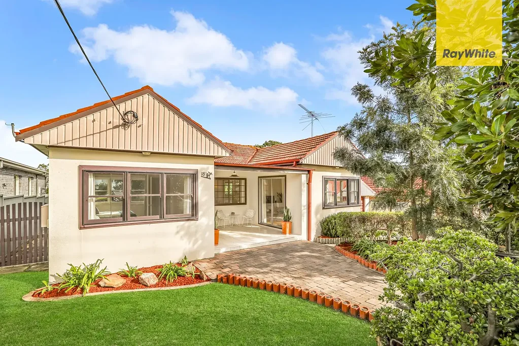 South Wentworthville 4部屋 LAST CHANCE, AUCTION THIS SATURDAY 28th, MUST BE SOLD