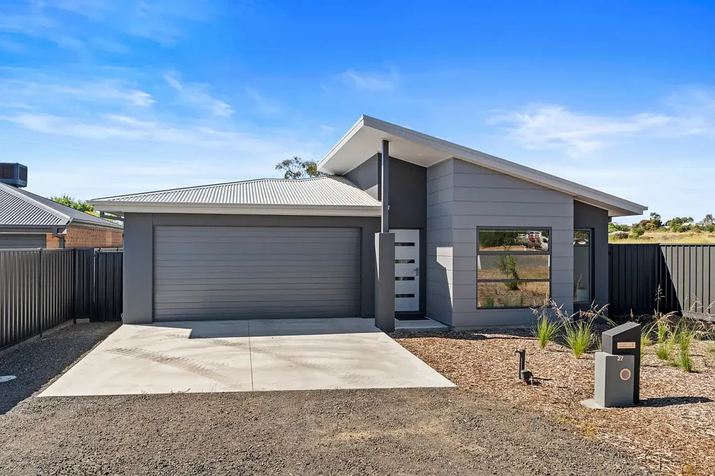 27 Last Street, Heathcote, VIC 3523