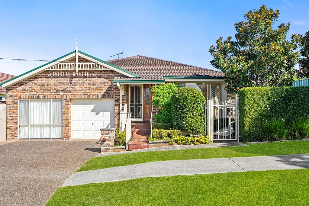 52 Wattle Street, East Gosford, NSW 2250