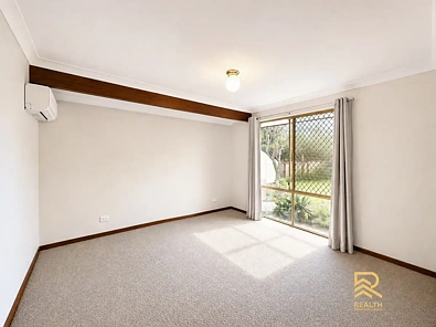 33 Simmonds Parade, Winthrop, WA 6150, 4房, 2浴, House