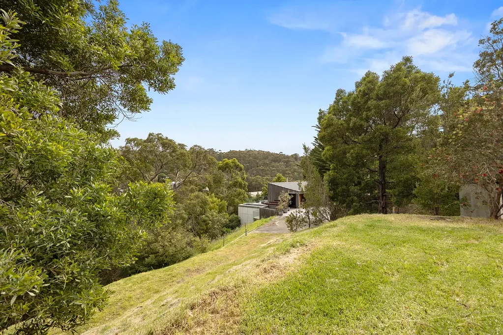 Lorne TOWN CENTRAL LOCATION