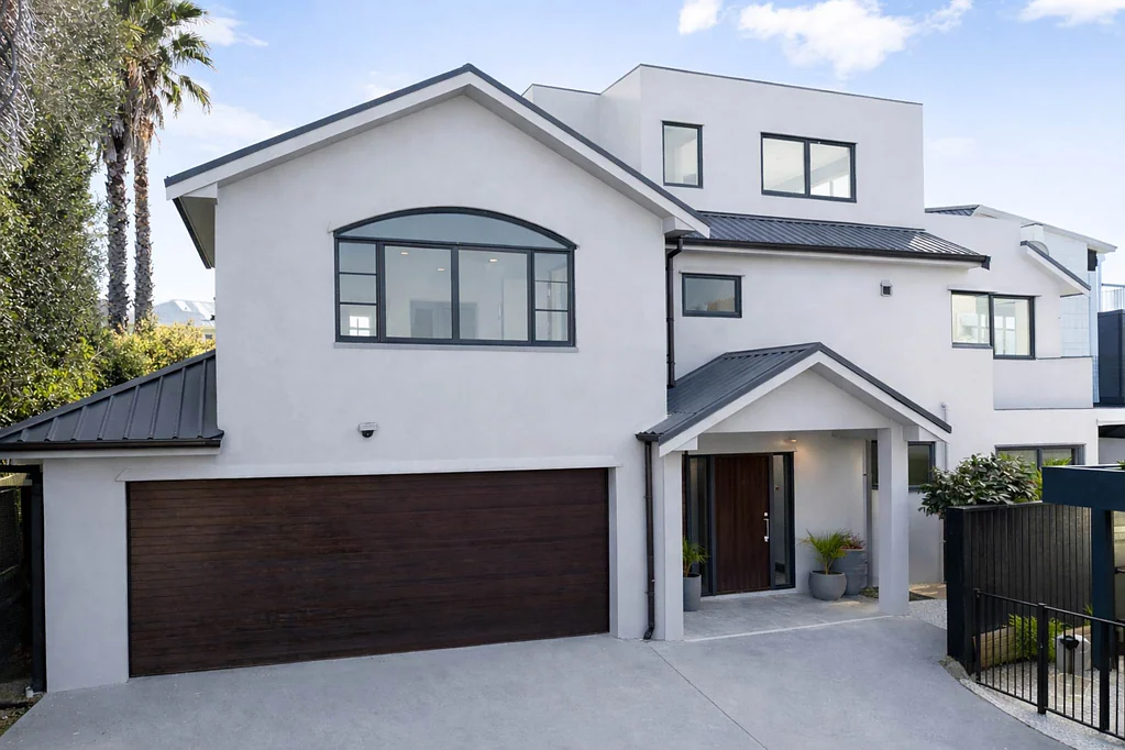 Orakei 5房  Elevated, Private & Sun-Filled Family Living