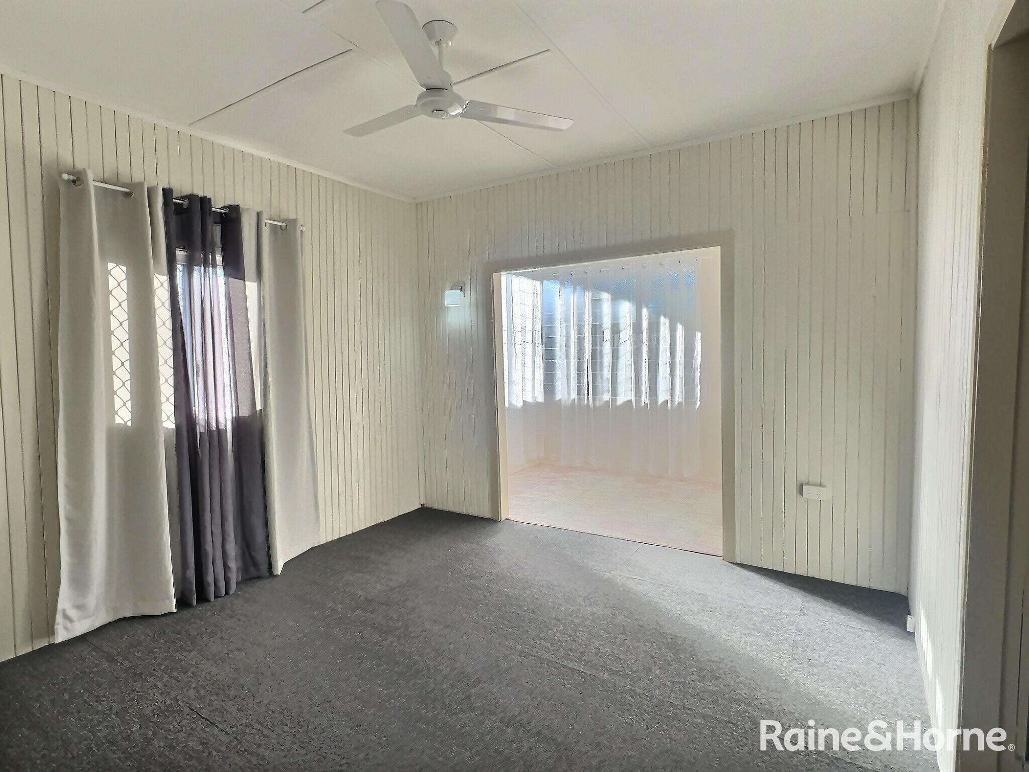 27 ROBERTS ST, SOUTH GLADSTONE QLD 4680, 0房, 0浴, House