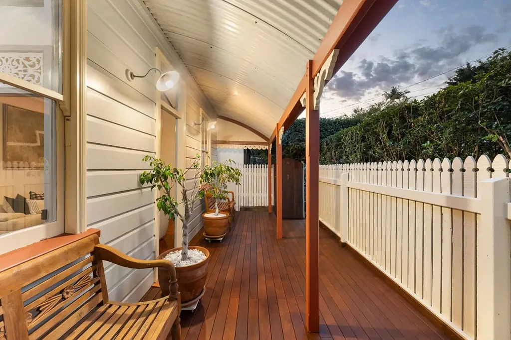 Petrie Terrace 3 Bedroom Gorgeous, Warm, Opulent Living with A Fabulous Feel