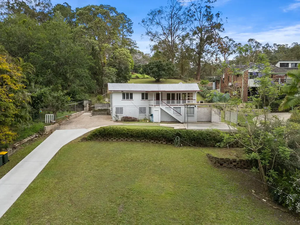 Bardon 3બેડરૂમ Expansive Opportunity in a Tranquil Bushland Setting