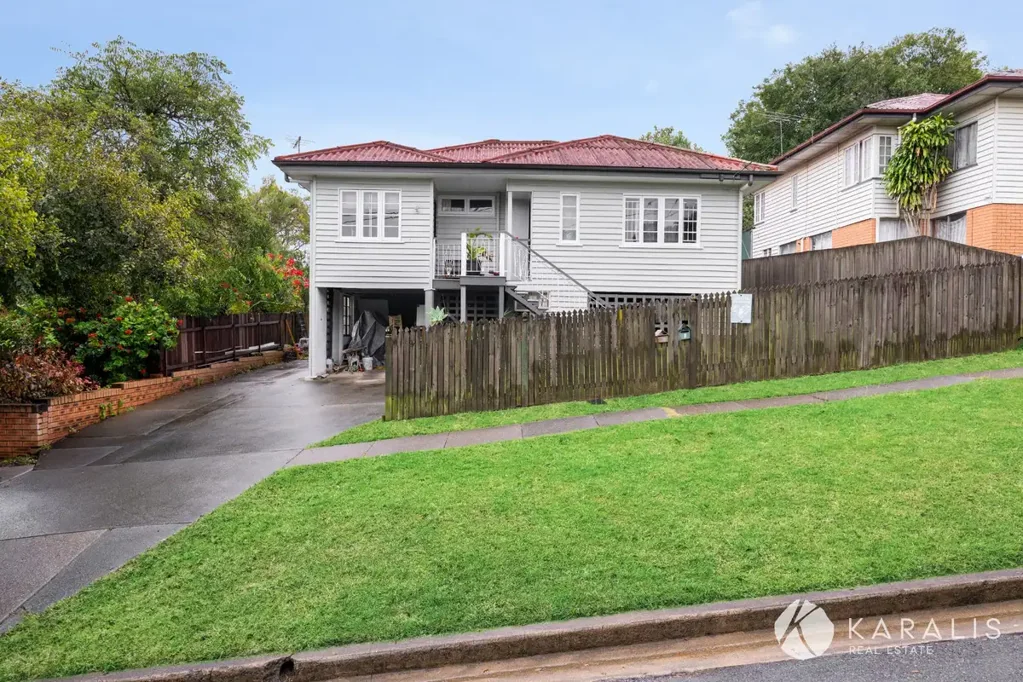 Mount Gravatt East 3침실 RARE DUAL-INCOME QUEENSLANDER - TWO INCOMES - ONE TITLE - VALUE ADD POTENTIAL STCA