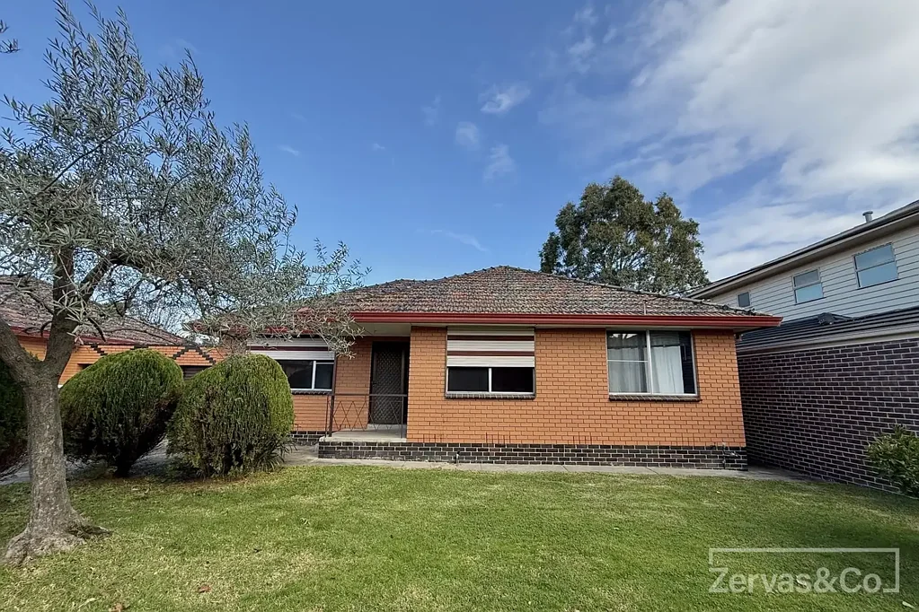 EAST OAKLEIGH -  CLOSE TO MONASH UNI