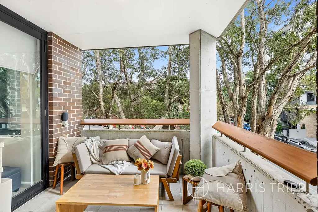 Contemporary Living Abode in Convenient Location