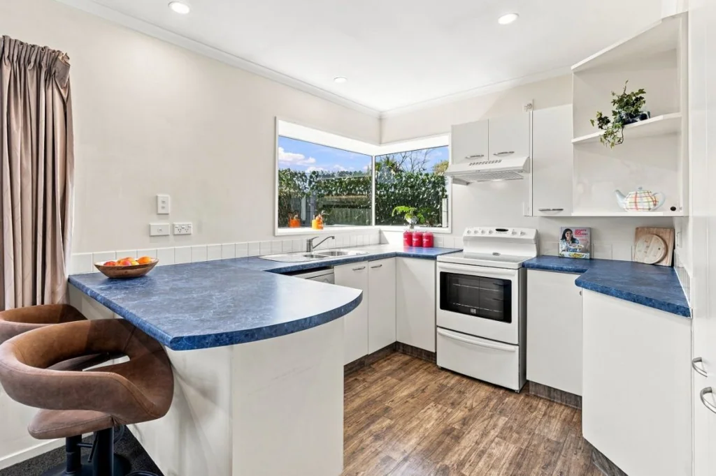 North New Brighton 2ਬੈੱਡਰੂਮ * UNDER OFFER * Private Family Haven - Space, Security & Lifestyle