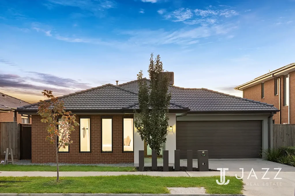 Wyndham Vale 4房 350sqm土地 现代优雅 四卧套房 全屋墙板 低维护庭院 家庭友好 社区便利 Auction 6th June 3:30pm