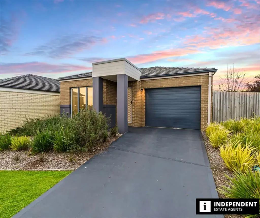 Modern Comfort in a Prime Cranbourne Location!