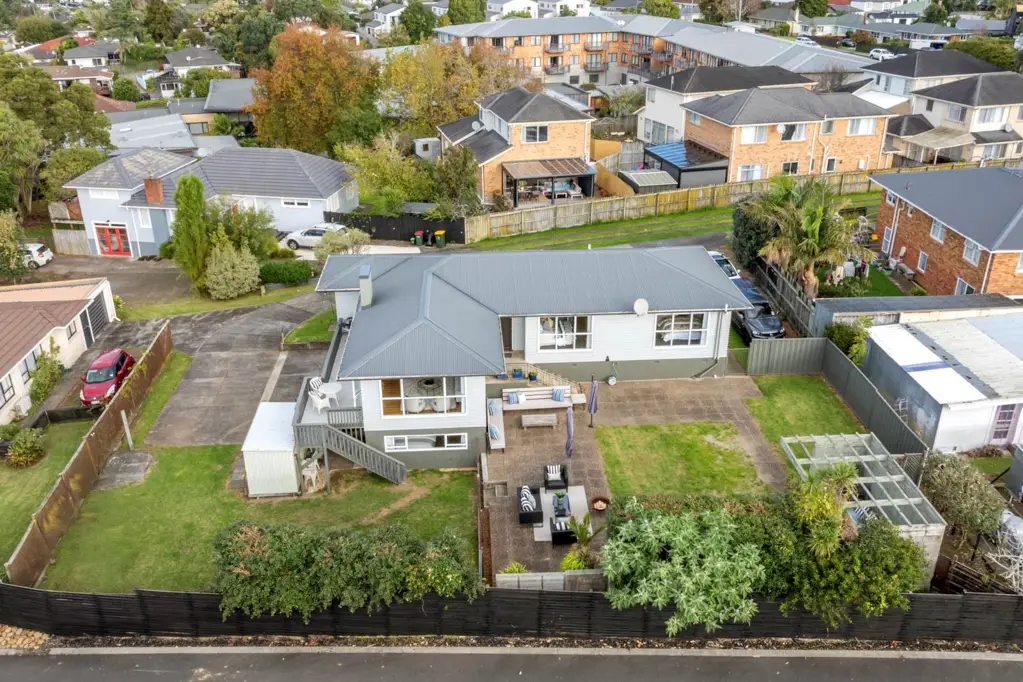 Howick 4 Bedroom Ultimate Kiwi Lifestyle on BIG section