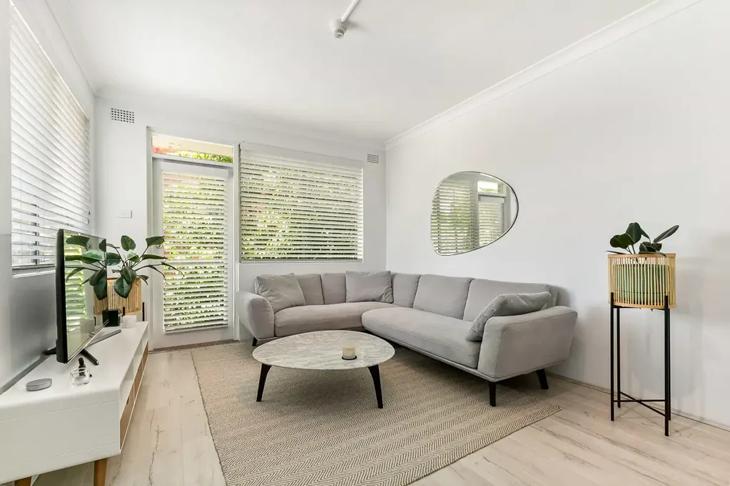 Modern Two Bedroom Apartment with Balcony & Convenient Location