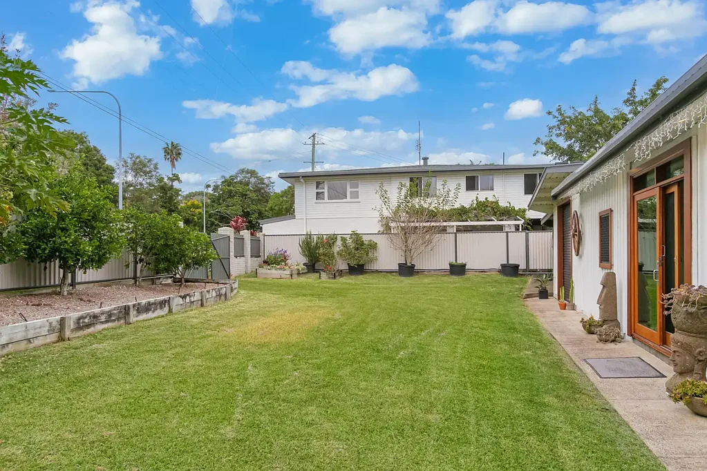 Banora Point 7房  Rare Triple Income / Dual Living / Future Subdivision Opportunity on 1,483m² *STCA