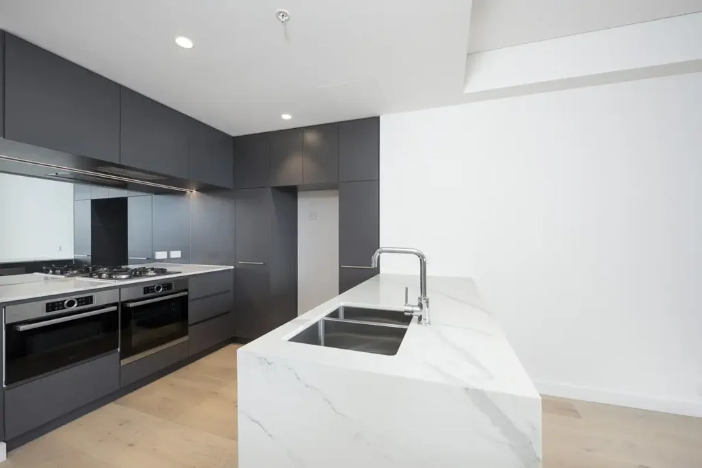The Miller - Luxury 2 Bedroom Apartment + Parking