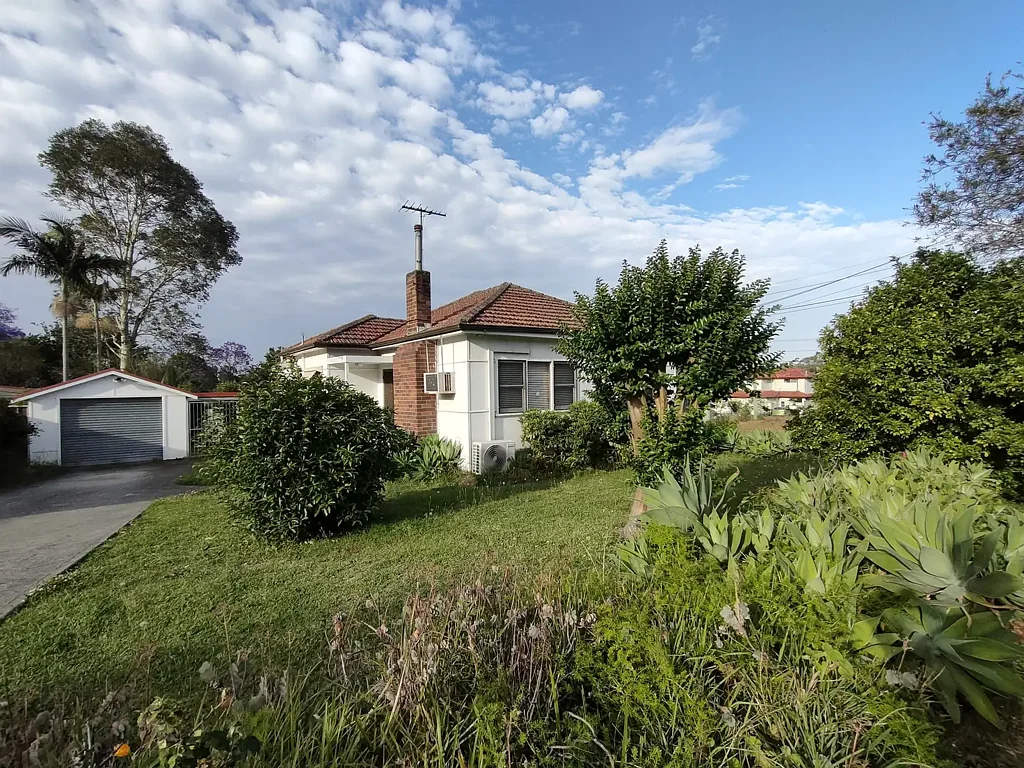 Spacious 3-Bedroom home with huge yard!