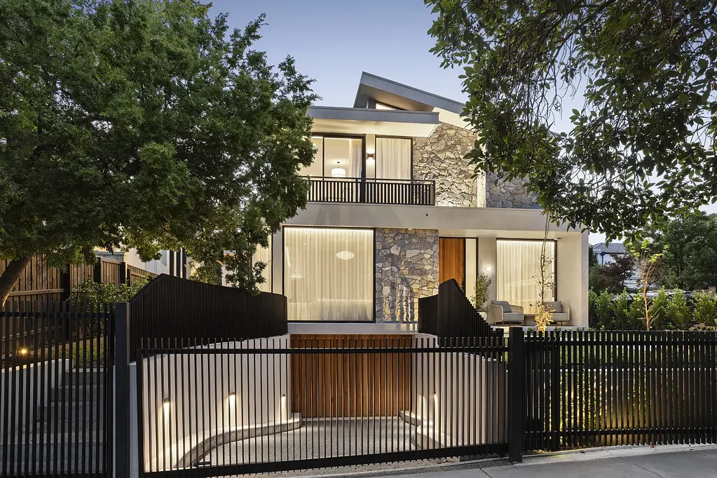 Bespoke, Parkfront Luxury Without Compromise