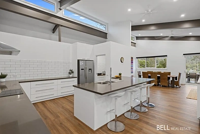 Warburton 4ਬੈੱਡਰੂਮ A Warburton Masterpiece with Breathtaking Views