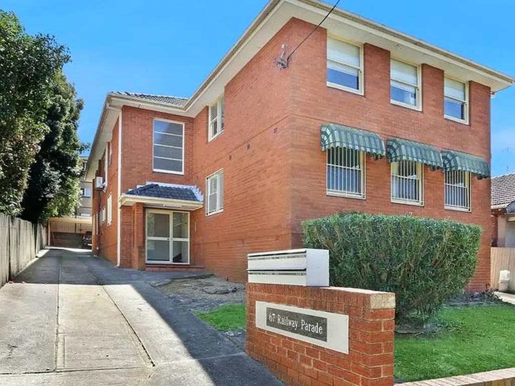 Conveniently Located, Low-Maintenance Two-Bedroom Unit For Lease