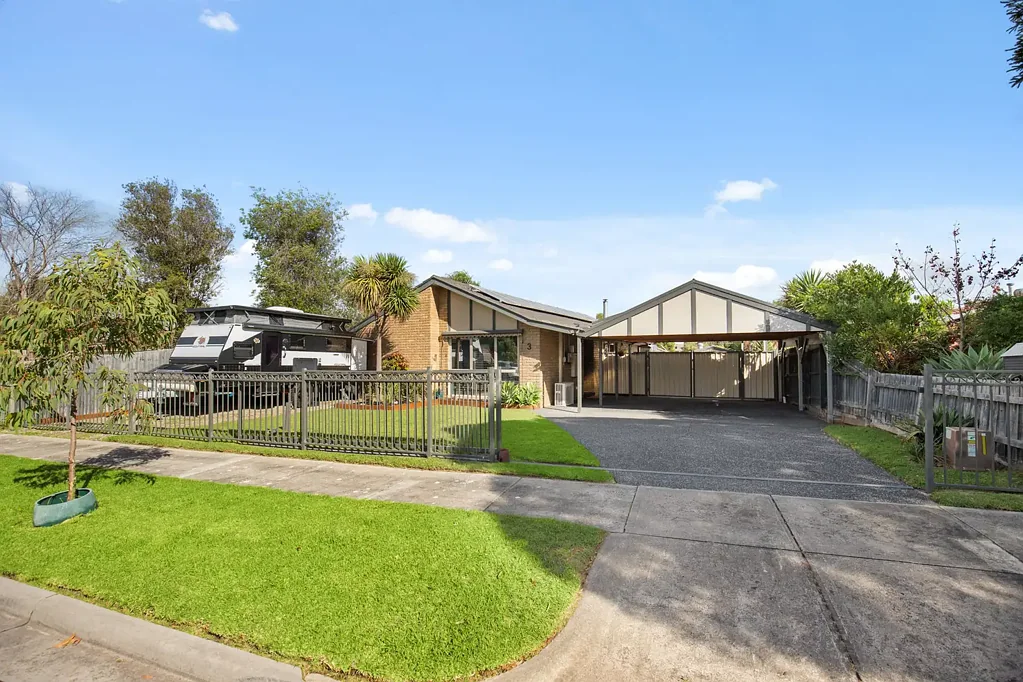 3 Elenya Court, Frankston, VIC 3199