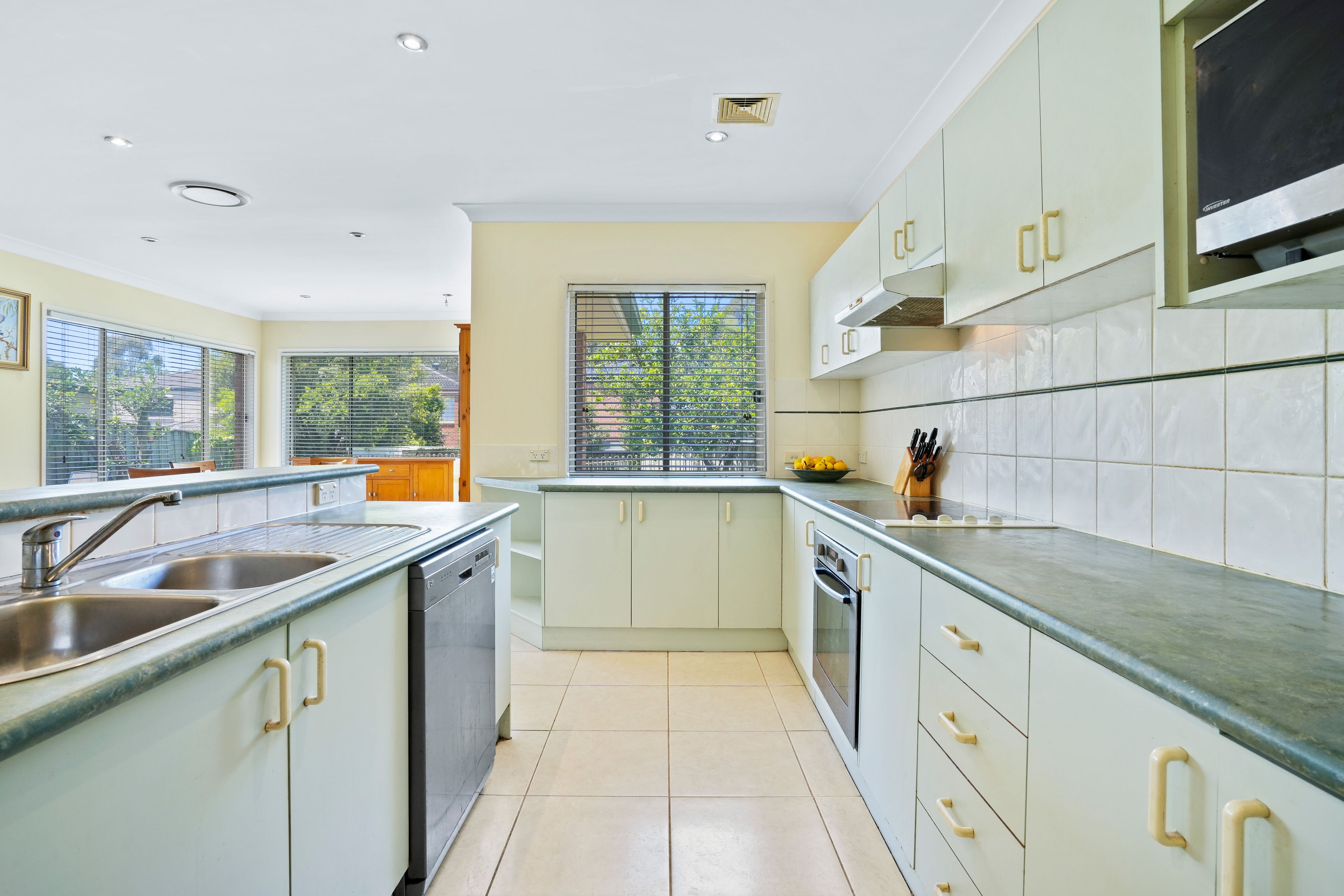 10 ALICIA ST, GLENWOOD NSW 2768, 0 habitaciones, 0 baños, House