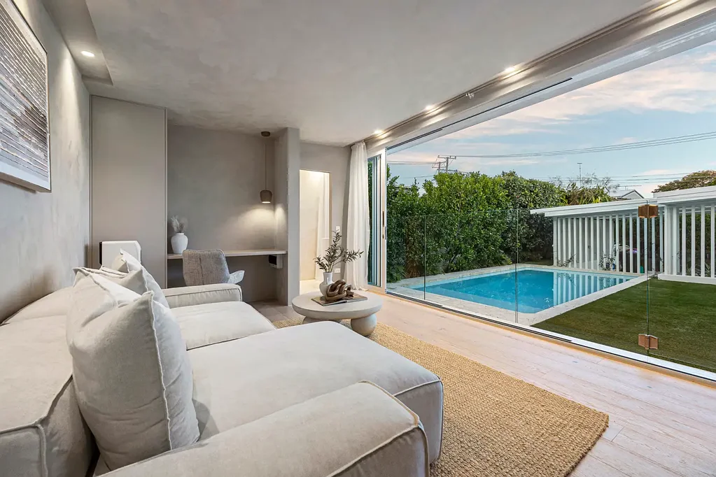 Mooloolaba 4ਬੈੱਡਰੂਮ Coastal Haven in the Heart of Mooloolaba