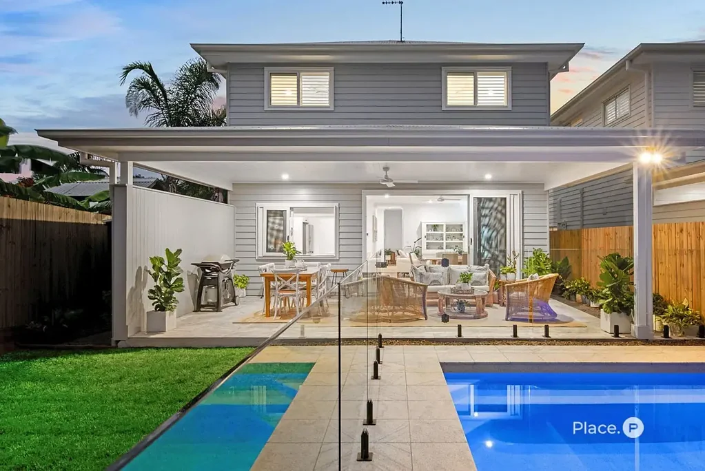 Norman Park 5ਬੈੱਡਰੂਮ Elegant family home with swimming pool and sought-after address