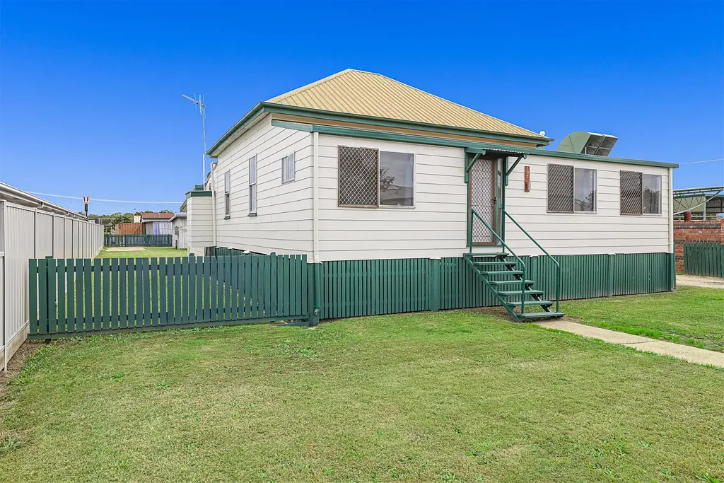 Bundaberg West 4બેડરૂમ Charming Queenslander on 1,012m² | Prime Location