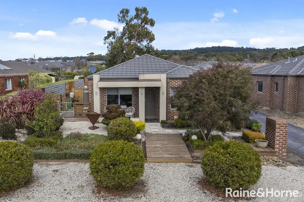 1/7 Francis Crescent, Gisborne, VIC 3437