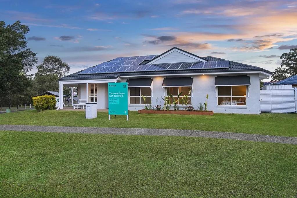 Murrumba Downs 5Kwarto Spacious Family Living with a Magnesium Pool, Solar & Room for Everyone!