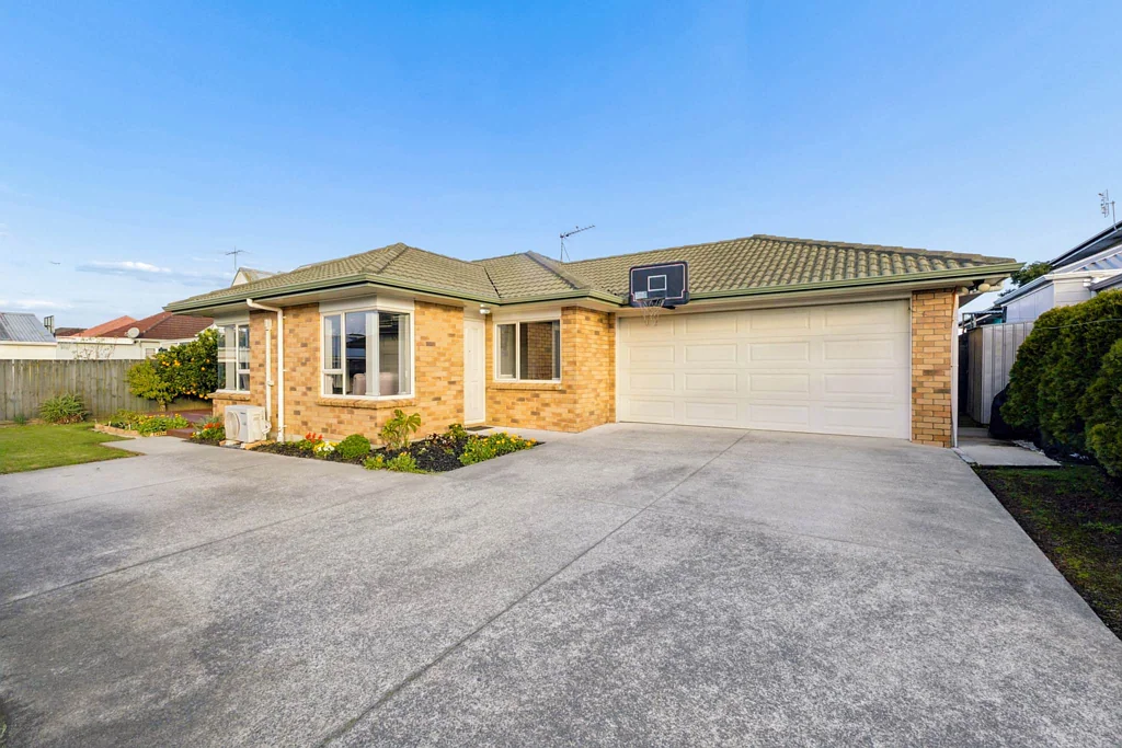 Papatoetoe 3房  Brick & Tile Beauty – Freehold