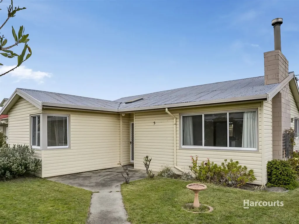 Cottage living in heart of Bellerive