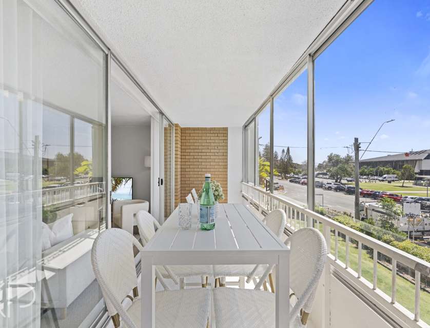 6/4 Elizabeth Avenue, Broadbeach, QLD 4218, 2 Bedrooms, 1 Bathrooms, Apartment
