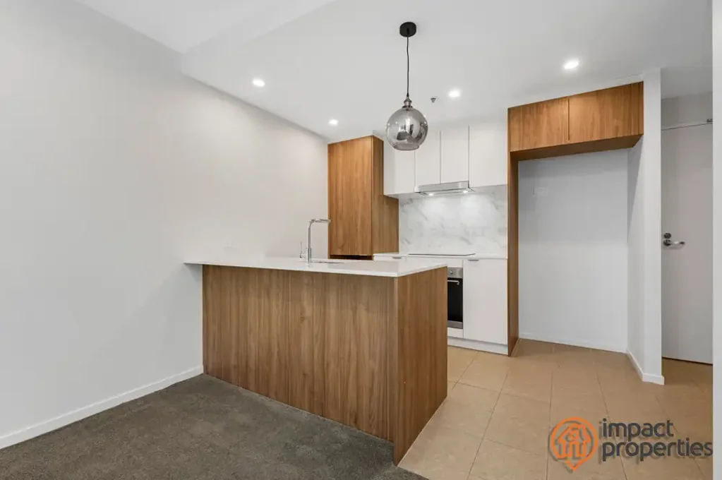 Phillip 1Moenga Vacant Ready To Move In - Sophisticated Living at its Best !