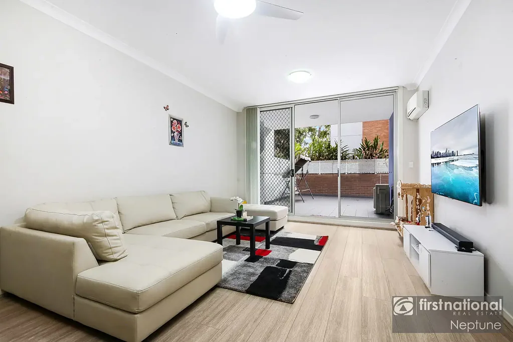 Westmead 2غرفة نوم OPEN FOR GENUINE OFFERS... SPACIOUS VILLA-STYLE APARTMENT IN A PRIME LOCATION!