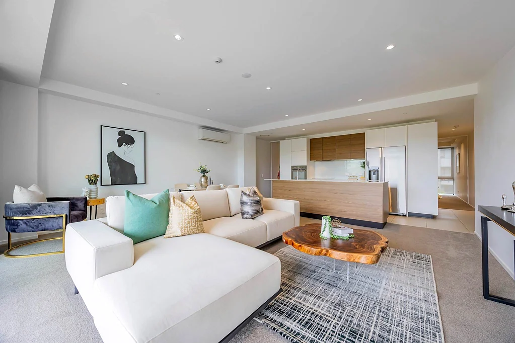 SPACIOUS TWO BEDROOM APARTMENT